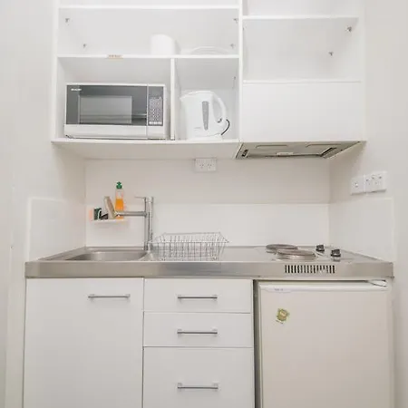 Columbia Apartments Auckland Room photo